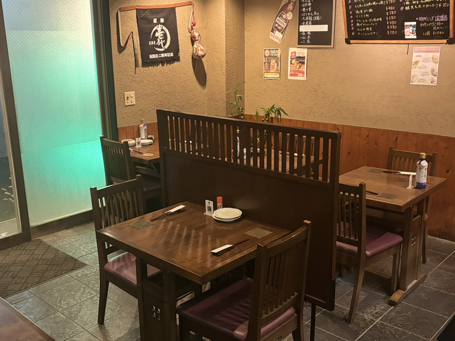 居酒屋 壱ふじの店内テーブル席
